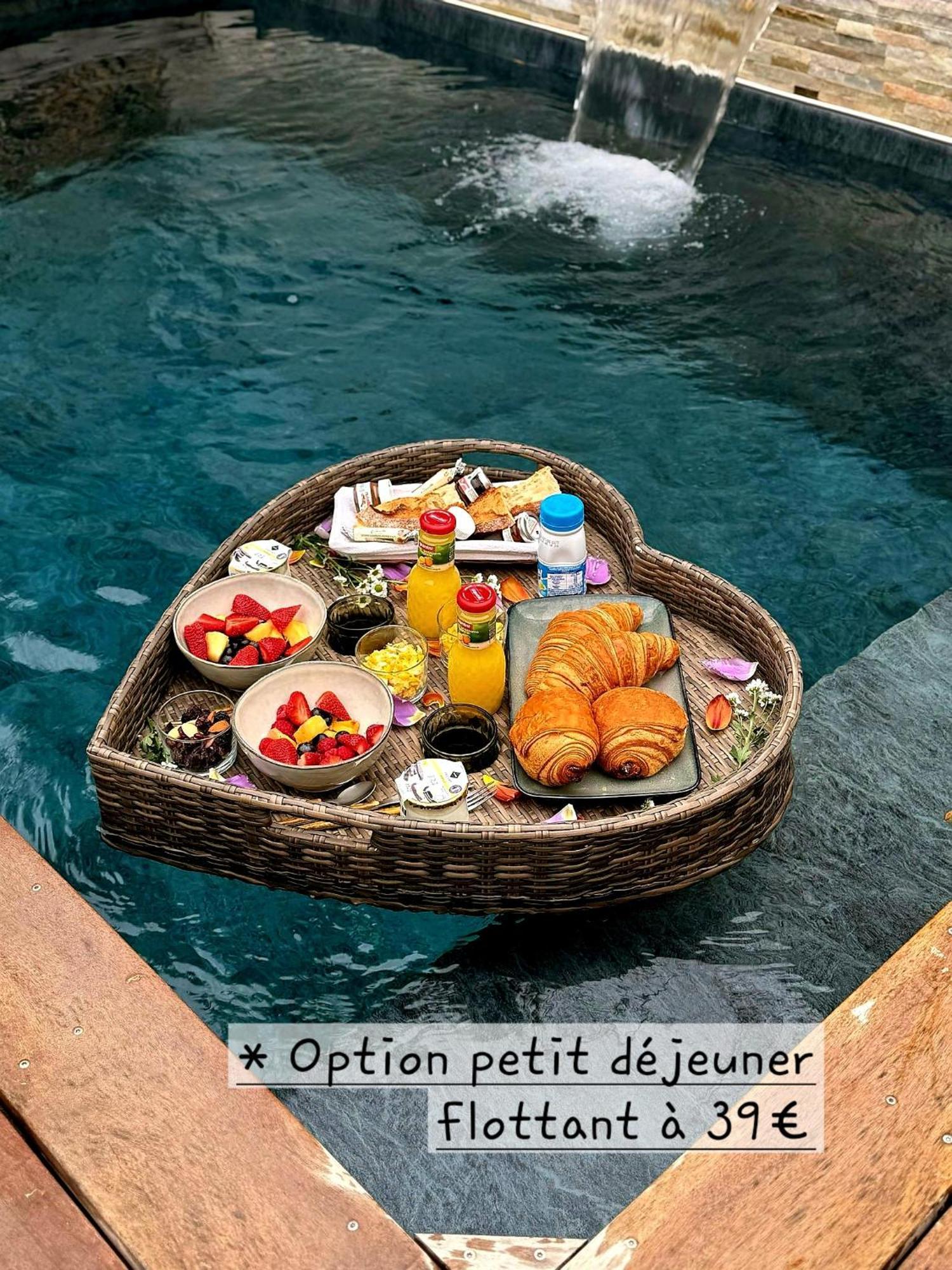Le Cocoon - Jacuzzi, Sauna Et Piscine Privee Carpentras Eksteriør bilde